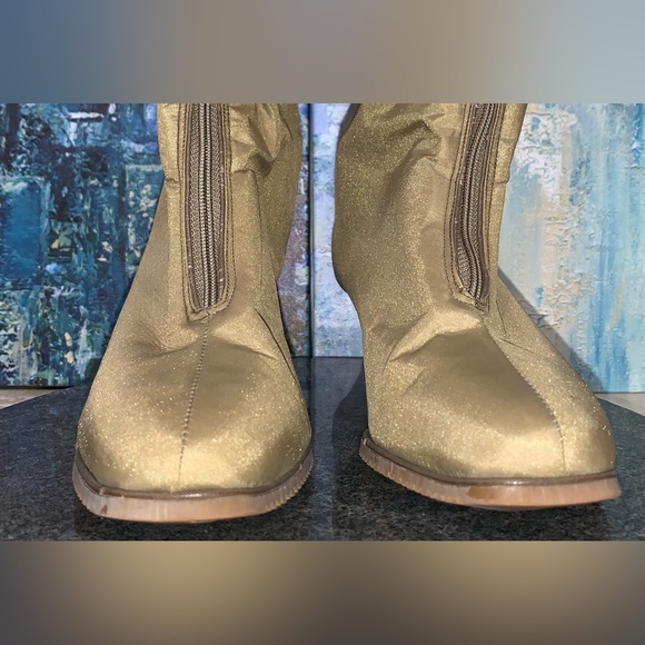 COBBIES satin Sherpa tassel boots women’s size 8.5 - Picture 12 of 16